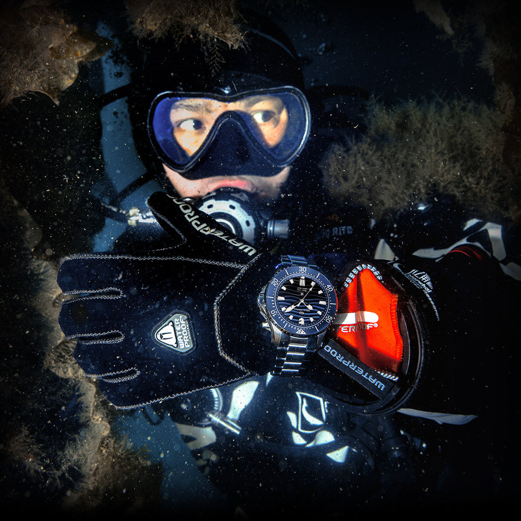 Ocean Series Pro 300m Waterproof Gradient Wave-textured Dial Diving Watch 41mm