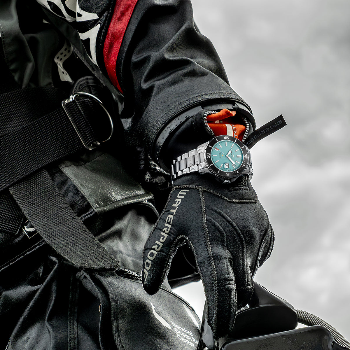 Ocean Series 200m Waterproof Matte Dial Diving Watch 44mm